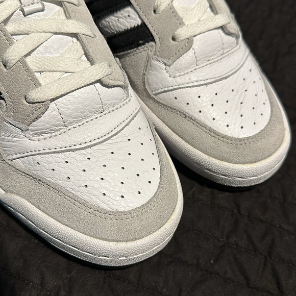 /// ADIDAS Forum Shoes US men's 11 FASHION 3 Stripes White • Black • Red /// - Picture 2 of 10